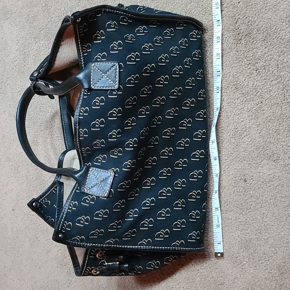Dooney and bourke signature shoulder bag - Picture 4 of 5